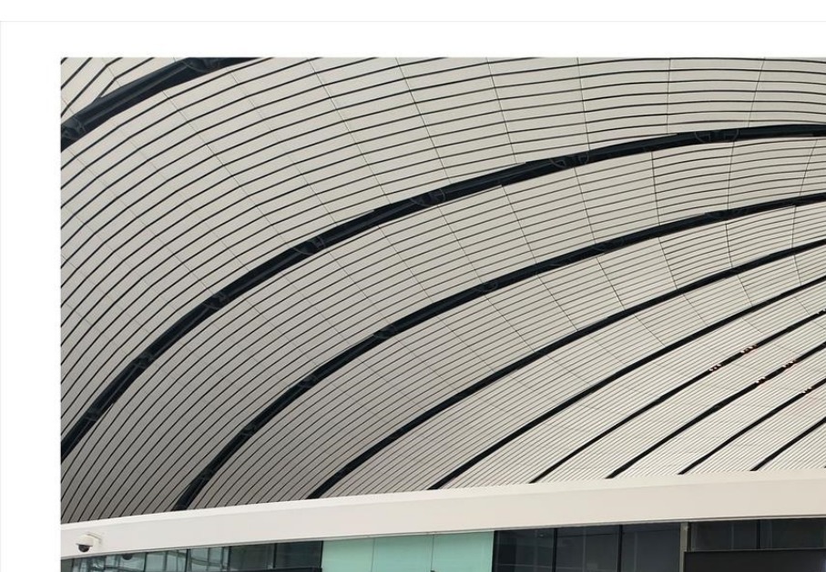 Diffuse roller-coated aluminum ceiling